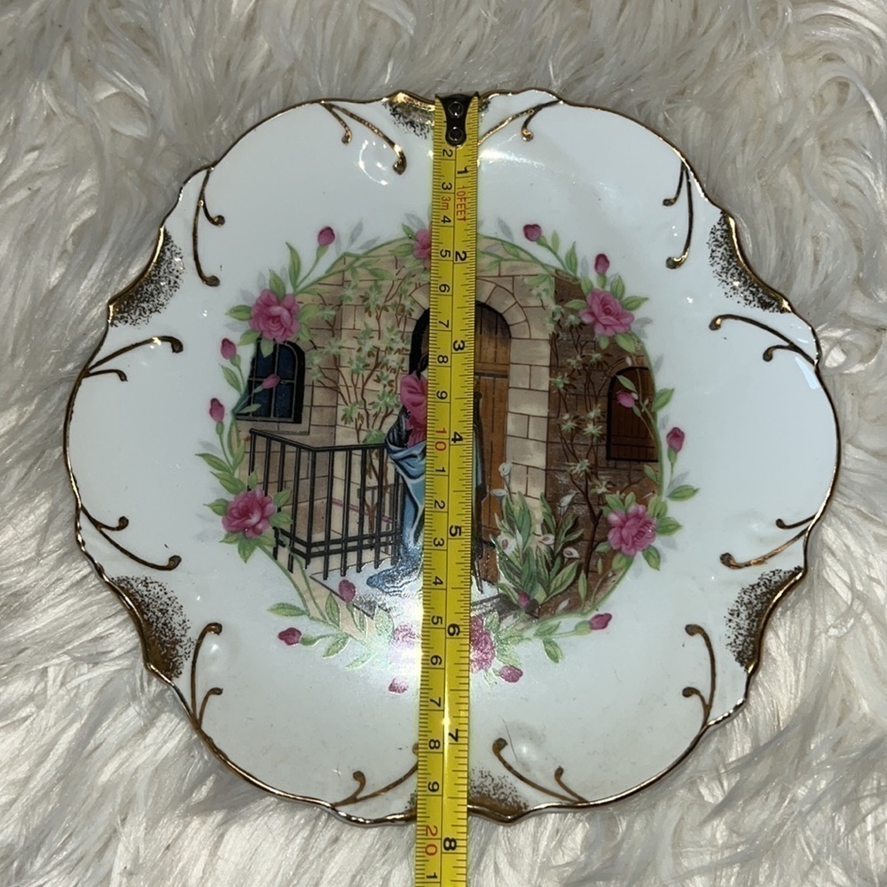 Vintage 8” Porcelain Gold Trim Jesus Plate Decor - Picture 3 of 3